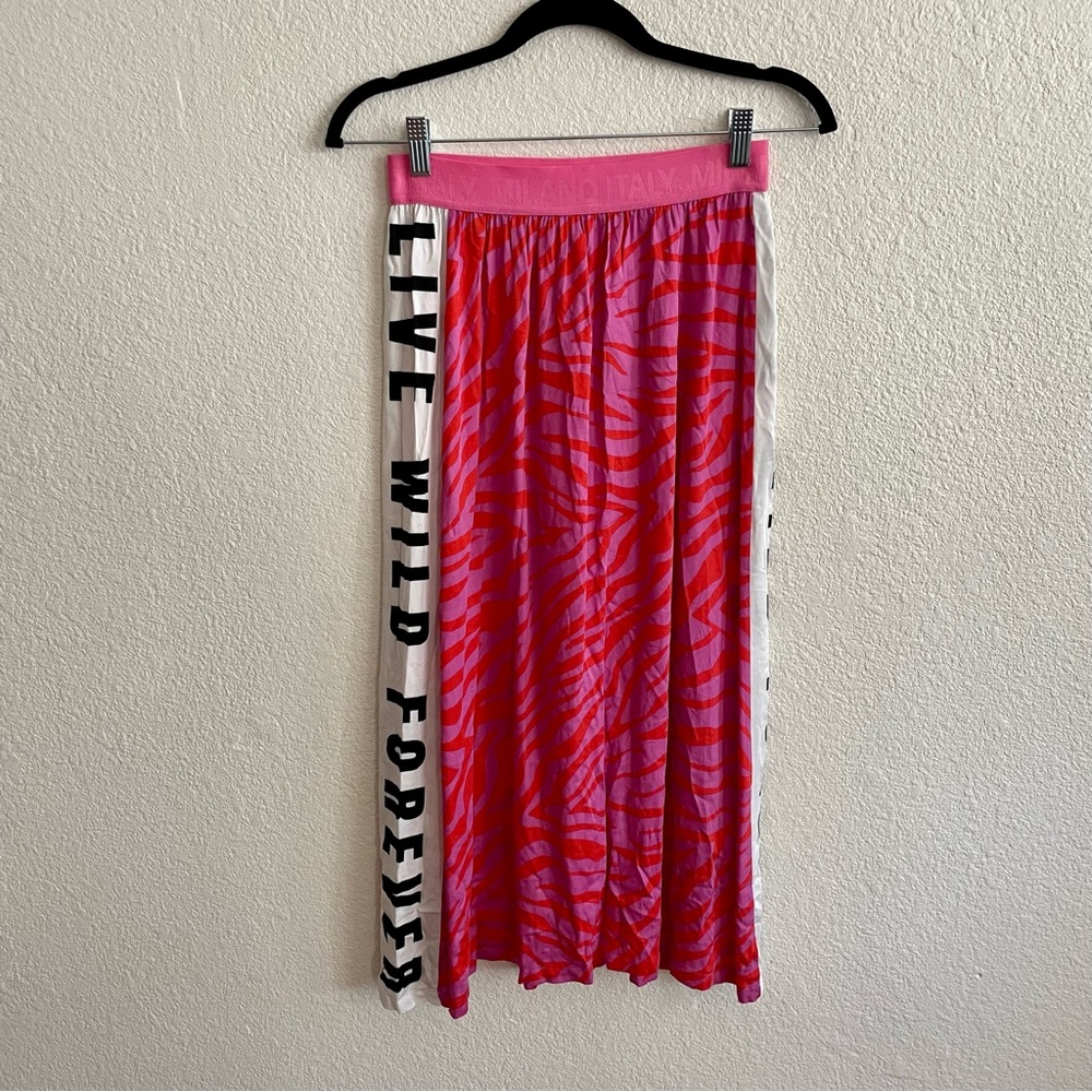 NWT Milano Italy A Line Skirt Fiery Red Live Wild Forever